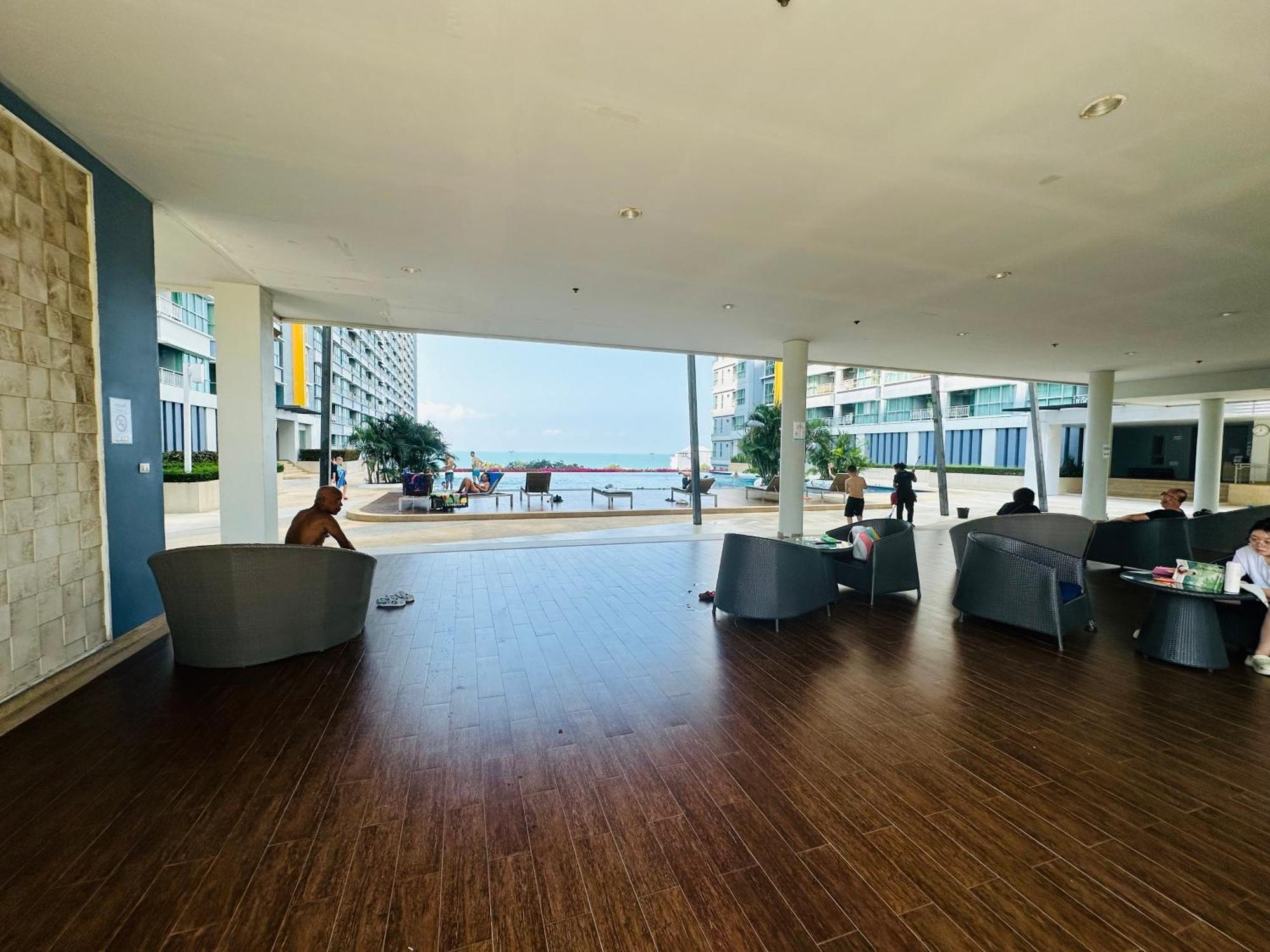 Seaview Beach Room Lumpini-Pool And Gym Face To Ocean Джомтьен Экстерьер фото