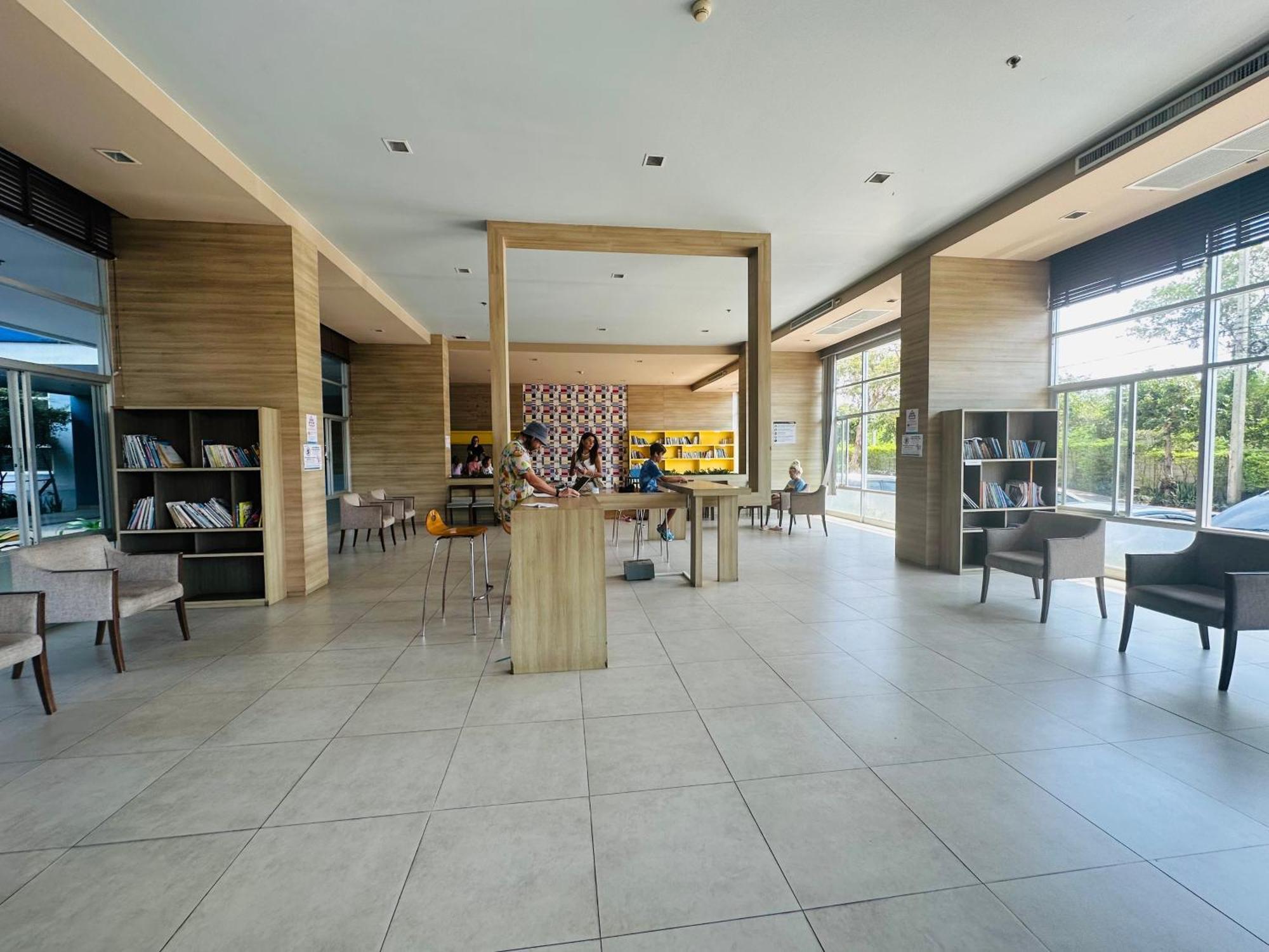Seaview Beach Room Lumpini-Pool And Gym Face To Ocean Джомтьен Экстерьер фото
