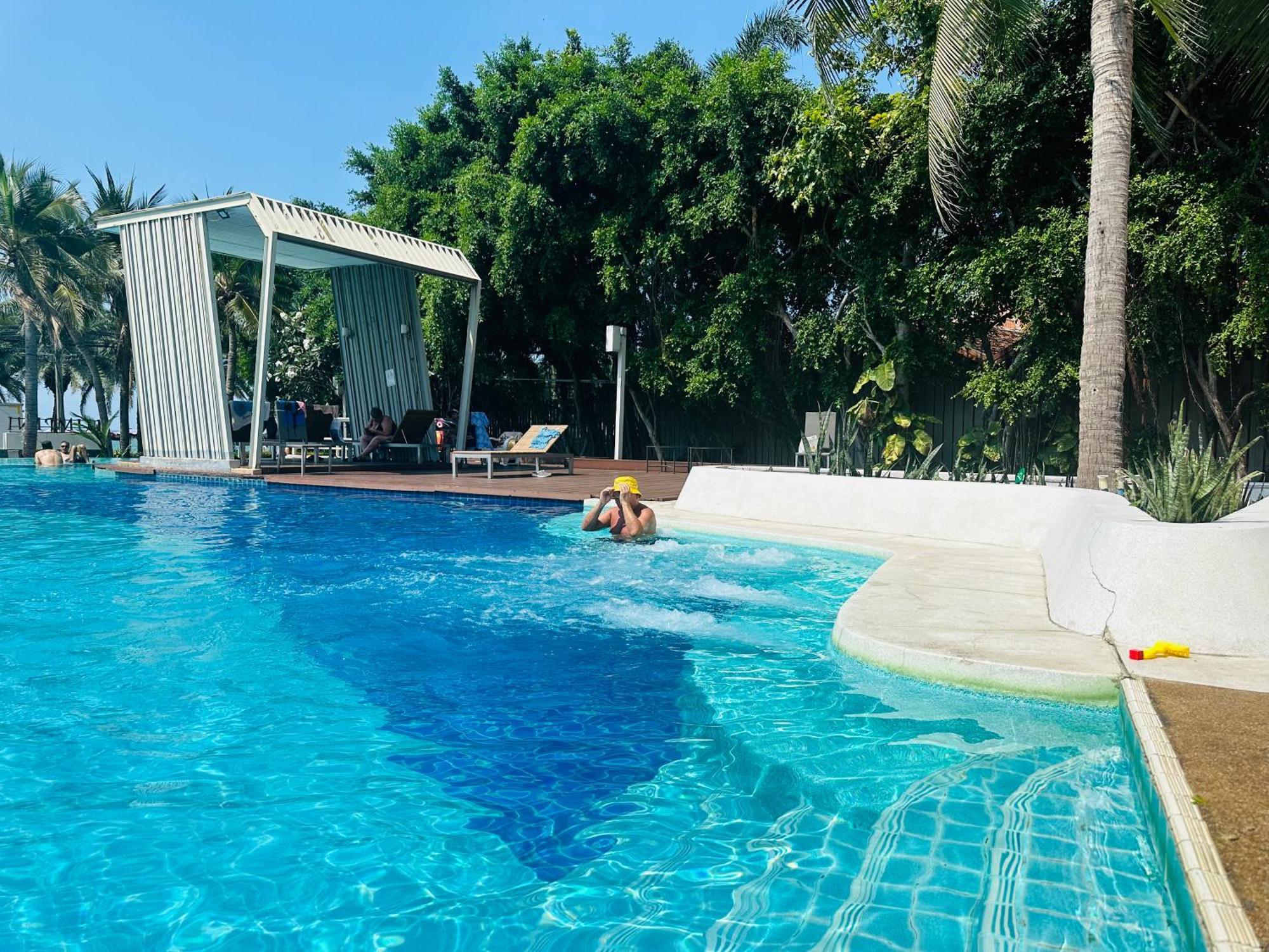 Seaview Beach Room Lumpini-Pool And Gym Face To Ocean Джомтьен Экстерьер фото